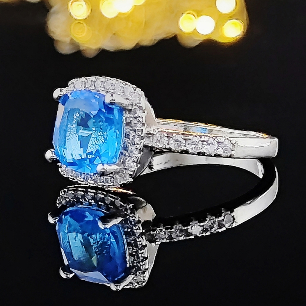 Fashion Designer Blue Diamond Ring - Picture 2 of 3